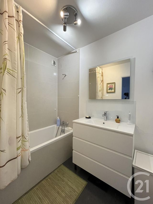 Afficher la photo en grand Appartement F2 à vendre - 2 pièces - 51.72 m2 - MAUREPAS - 78 - ILE-DE-FRANCE - Century 21 S.L.P. Immobilier