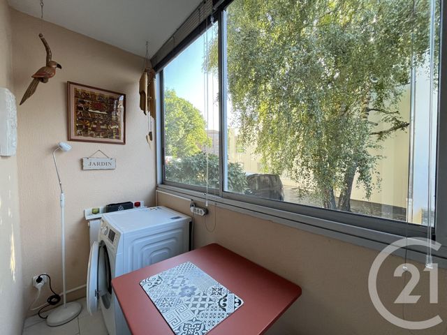 Afficher la photo en grand Appartement F2 à vendre - 2 pièces - 51.72 m2 - MAUREPAS - 78 - ILE-DE-FRANCE - Century 21 S.L.P. Immobilier