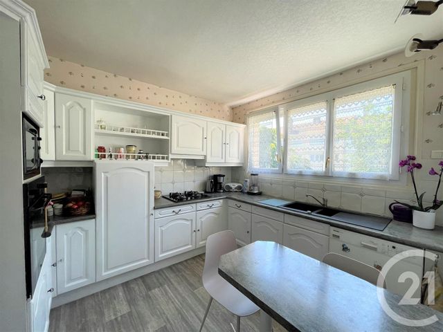 maison à vendre - 5 pièces - 95.0 m2 - MAUREPAS - 78 - ILE-DE-FRANCE - Century 21 S.L.P. Immobilier maison à vendre - 5 pièces - 95.0 m2 - MAUREPAS - 78 - ILE-DE-FRANCE - Century 21 S.L.P. Immobilier