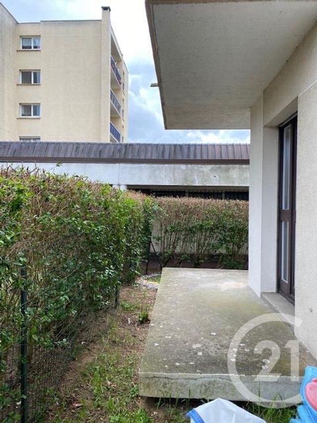 Appartement F2 à vendre - 2 pièces - 55.41 m2 - MAUREPAS - 78 - ILE-DE-FRANCE - Century 21 S.L.P. Immobilier Appartement F2 à vendre - 2 pièces - 55.41 m2 - MAUREPAS - 78 - ILE-DE-FRANCE - Century 21 S.L.P. Immobilier