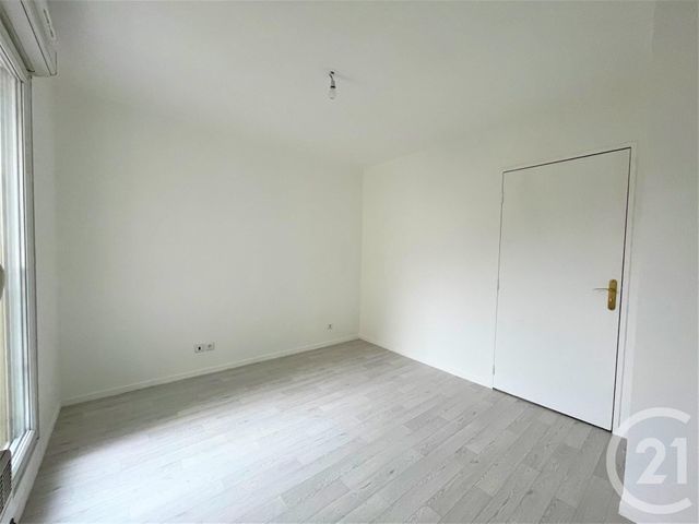 Afficher la photo en grand Appartement F2 à vendre - 2 pièces - 34.74 m2 - TRAPPES - 78 - ILE-DE-FRANCE - Century 21 S.L.P. Immobilier