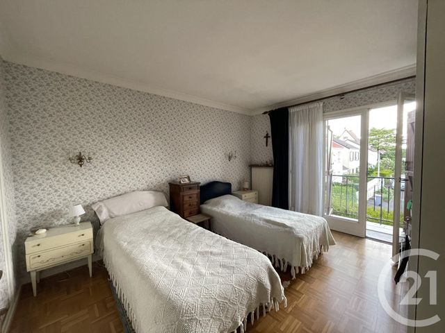 maison à vendre - 8 pièces - 140.0 m2 - MAUREPAS - 78 - ILE-DE-FRANCE - Century 21 S.L.P. Immobilier maison à vendre - 8 pièces - 140.0 m2 - MAUREPAS - 78 - ILE-DE-FRANCE - Century 21 S.L.P. Immobilier