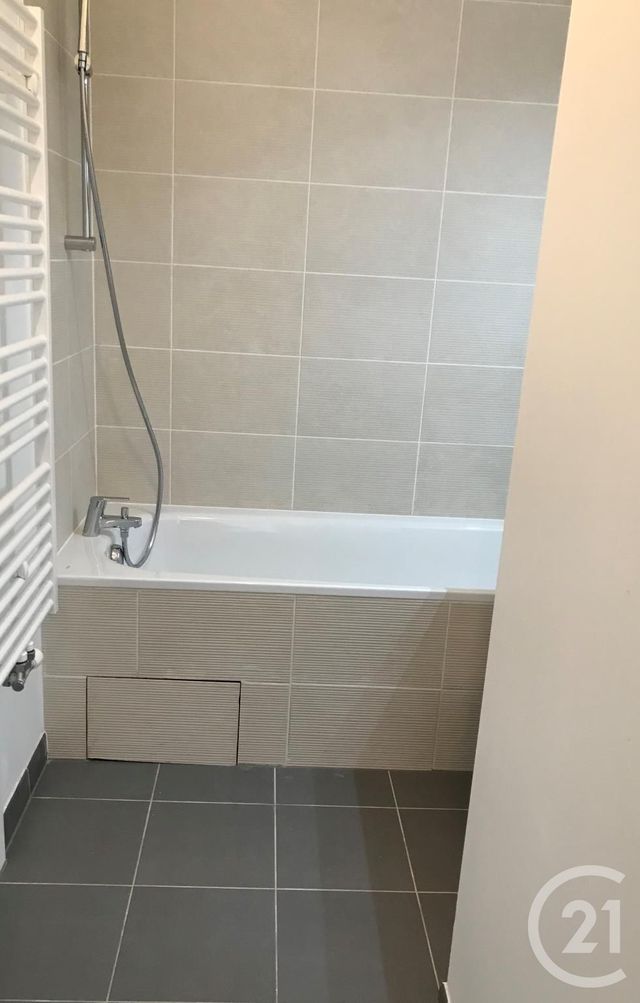 Appartement F3 à louer - 3 pièces - 52.92 m2 - MAUREPAS - 78 - ILE-DE-FRANCE - Century 21 S.L.P. Immobilier Appartement F3 à louer - 3 pièces - 52.92 m2 - MAUREPAS - 78 - ILE-DE-FRANCE - Century 21 S.L.P. Immobilier