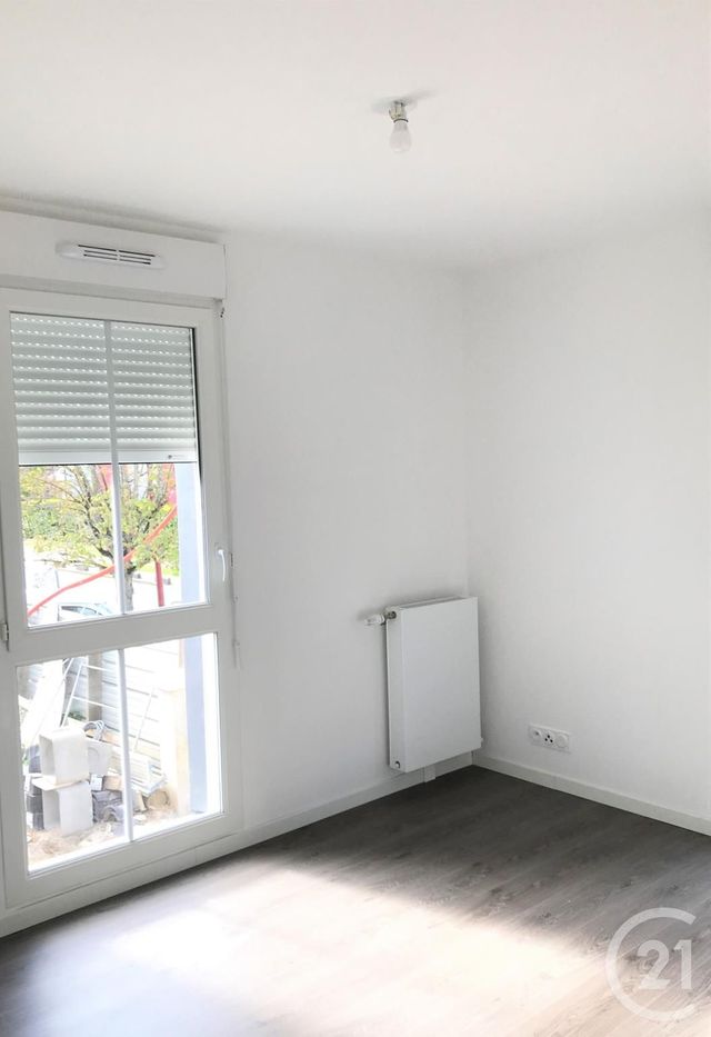 Appartement F3 à louer - 3 pièces - 52.92 m2 - MAUREPAS - 78 - ILE-DE-FRANCE - Century 21 S.L.P. Immobilier Appartement F3 à louer - 3 pièces - 52.92 m2 - MAUREPAS - 78 - ILE-DE-FRANCE - Century 21 S.L.P. Immobilier
