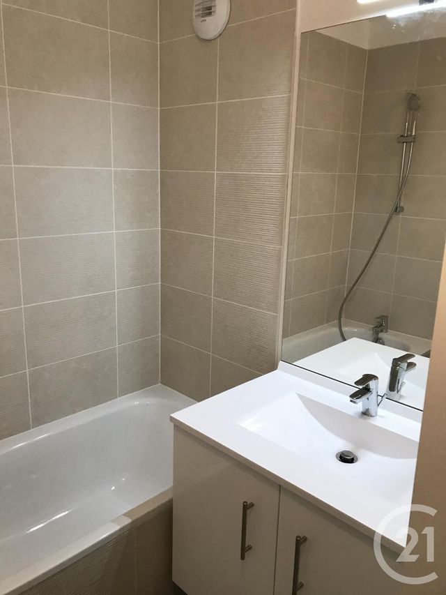 Appartement F3 à louer - 3 pièces - 52.92 m2 - MAUREPAS - 78 - ILE-DE-FRANCE - Century 21 S.L.P. Immobilier Appartement F3 à louer - 3 pièces - 52.92 m2 - MAUREPAS - 78 - ILE-DE-FRANCE - Century 21 S.L.P. Immobilier