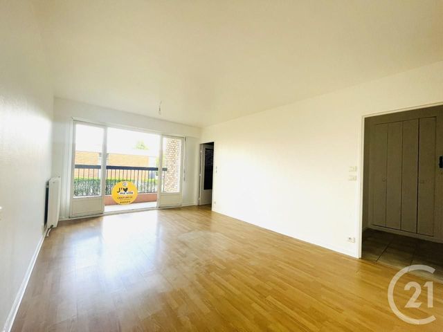 Appartement F1 à vendre - 1 pièce - 34.24 m2 - ELANCOURT - 78 - ILE-DE-FRANCE - Century 21 S.L.P. Immobilier Appartement F1 à vendre - 1 pièce - 34.24 m2 - ELANCOURT - 78 - ILE-DE-FRANCE - Century 21 S.L.P. Immobilier