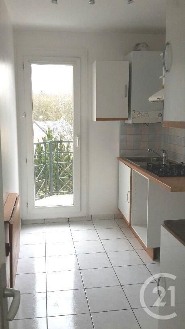 Appartement F2 à louer - 2 pièces - 46.49 m2 - ELANCOURT - 78 - ILE-DE-FRANCE - Century 21 S.L.P. Immobilier Appartement F2 à louer - 2 pièces - 46.49 m2 - ELANCOURT - 78 - ILE-DE-FRANCE - Century 21 S.L.P. Immobilier