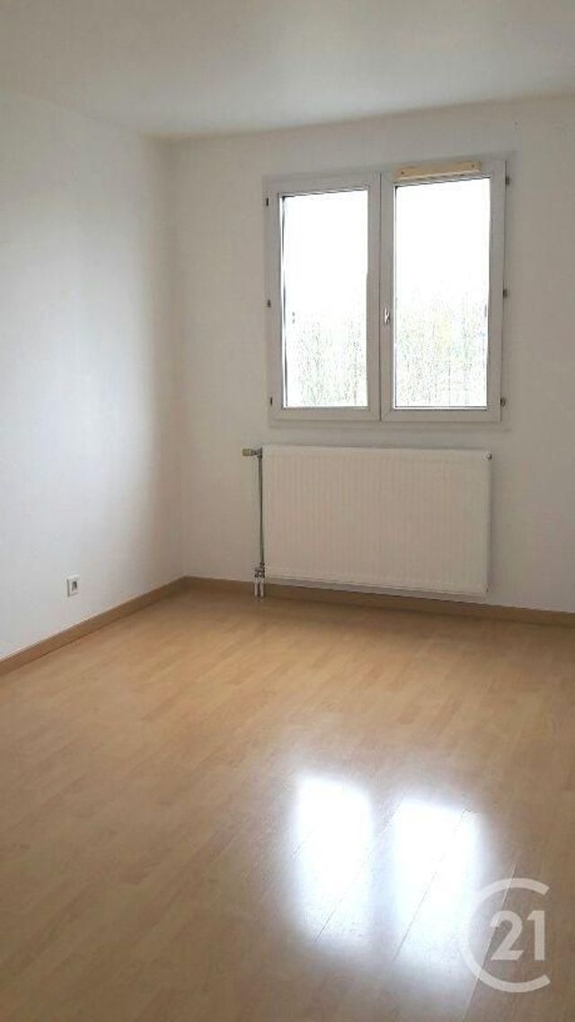 Appartement F2 à louer - 2 pièces - 46.49 m2 - ELANCOURT - 78 - ILE-DE-FRANCE - Century 21 S.L.P. Immobilier Appartement F2 à louer - 2 pièces - 46.49 m2 - ELANCOURT - 78 - ILE-DE-FRANCE - Century 21 S.L.P. Immobilier