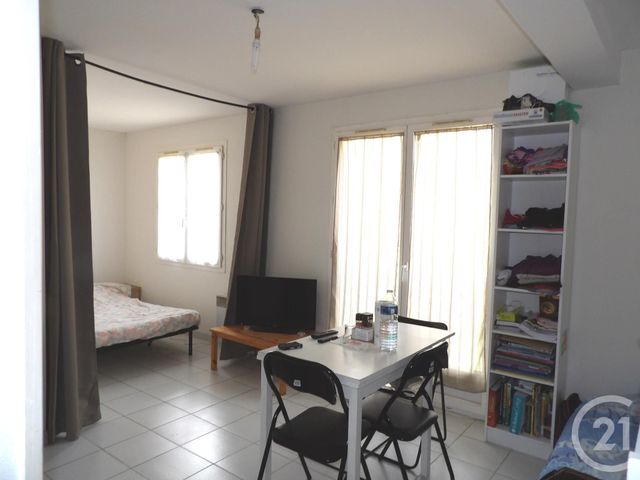 Appartement F1 à louer - 1 pièce - 25.27 m2 - COIGNIERES - 78 - ILE-DE-FRANCE - Century 21 S.L.P. Immobilier Appartement F1 à louer - 1 pièce - 25.27 m2 - COIGNIERES - 78 - ILE-DE-FRANCE - Century 21 S.L.P. Immobilier