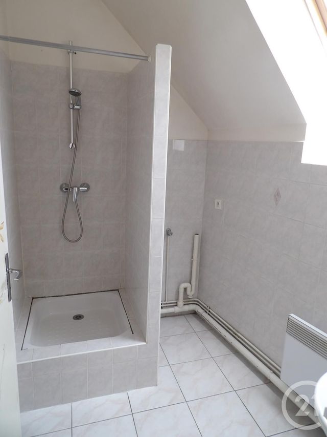 Appartement Duplex à louer - 2 pièces - 33.95 m2 - ELANCOURT - 78 - ILE-DE-FRANCE - Century 21 S.L.P. Immobilier Appartement Duplex à louer - 2 pièces - 33.95 m2 - ELANCOURT - 78 - ILE-DE-FRANCE - Century 21 S.L.P. Immobilier
