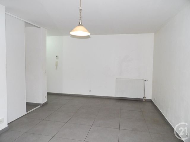 Afficher la photo en grand Appartement F2 à louer - 2 pièces - 42.4 m2 - ELANCOURT - 78 - ILE-DE-FRANCE - Century 21 S.L.P. Immobilier
