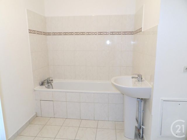 Afficher la photo en grand Appartement F2 à louer - 2 pièces - 42.4 m2 - ELANCOURT - 78 - ILE-DE-FRANCE - Century 21 S.L.P. Immobilier