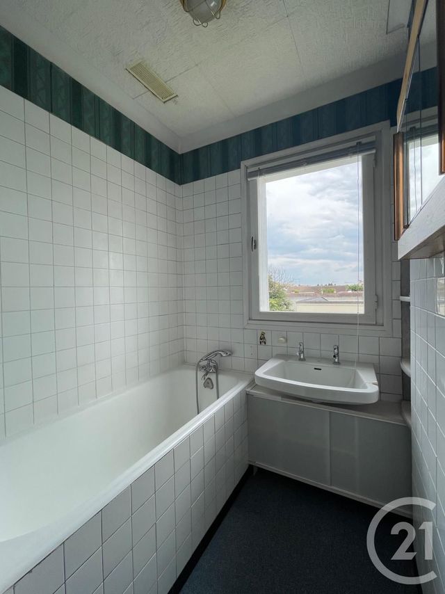 Afficher la photo en grand maison à vendre - 5 pièces - 85.6 m2 - MAUREPAS - 78 - ILE-DE-FRANCE - Century 21 S.L.P. Immobilier