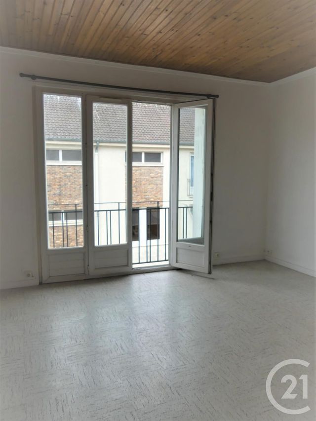 Afficher la photo en grand Studio à louer - 1 pièce - 23.19 m2 - MAUREPAS - 78 - ILE-DE-FRANCE - Century 21 S.L.P. Immobilier