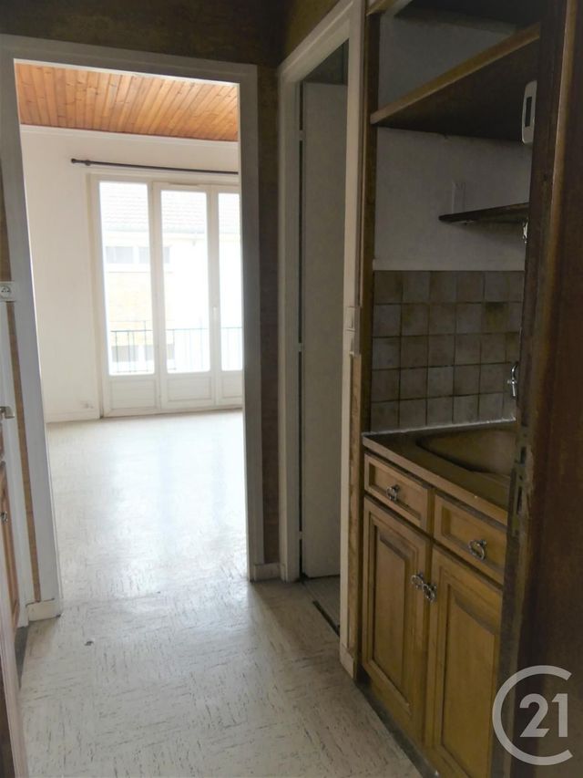 Afficher la photo en grand Studio à louer - 1 pièce - 23.19 m2 - MAUREPAS - 78 - ILE-DE-FRANCE - Century 21 S.L.P. Immobilier