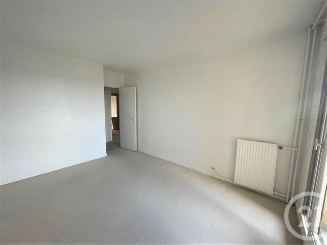 Afficher la photo en grand Appartement F3 à vendre - 3 pièces - 69.0 m2 - ELANCOURT - 78 - ILE-DE-FRANCE - Century 21 S.L.P. Immobilier