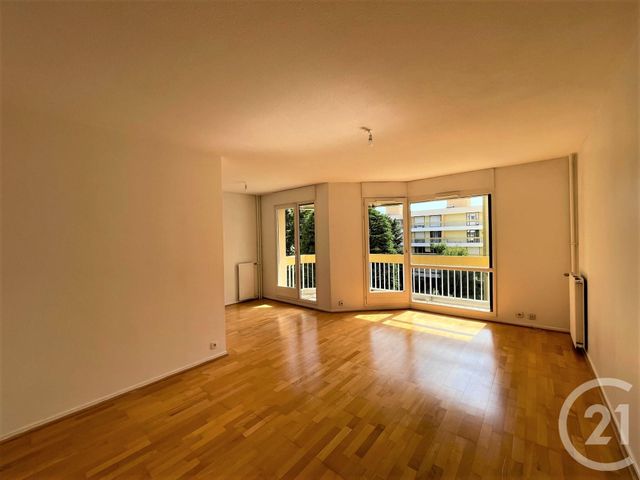 Afficher la photo en grand Appartement F3 à vendre - 3 pièces - 69.0 m2 - ELANCOURT - 78 - ILE-DE-FRANCE - Century 21 S.L.P. Immobilier