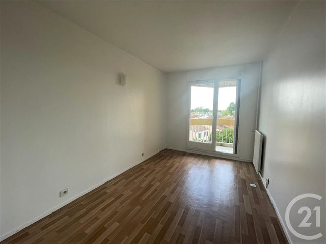 Afficher la photo en grand Appartement F3 à vendre - 3 pièces - 69.0 m2 - ELANCOURT - 78 - ILE-DE-FRANCE - Century 21 S.L.P. Immobilier