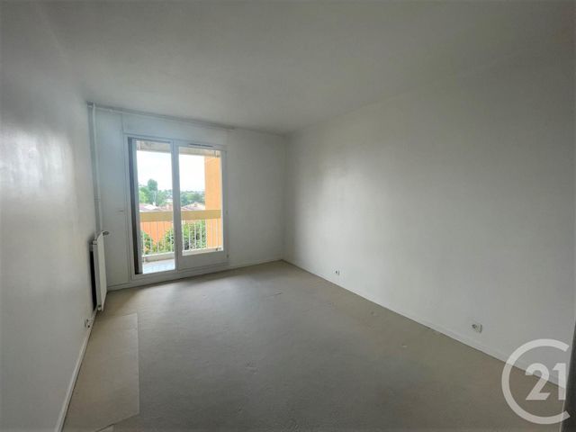 Afficher la photo en grand Appartement F3 à vendre - 3 pièces - 69.0 m2 - ELANCOURT - 78 - ILE-DE-FRANCE - Century 21 S.L.P. Immobilier