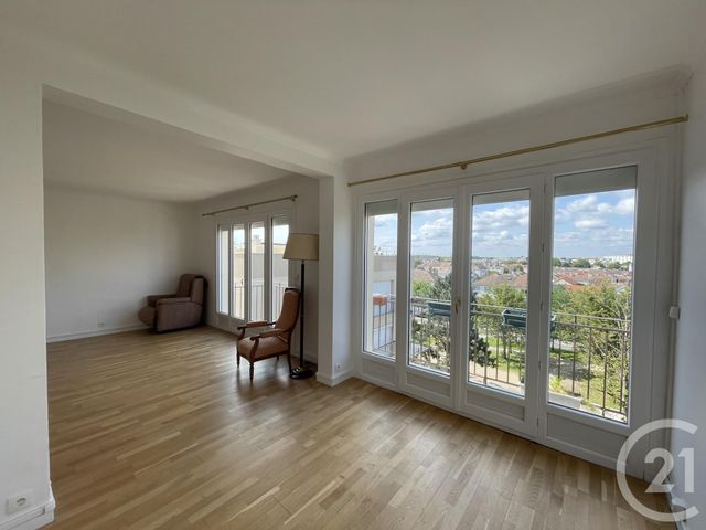 Afficher la photo en grand Appartement F4 à vendre - 4 pièces - 80.0 m2 - MAUREPAS - 78 - ILE-DE-FRANCE - Century 21 S.L.P. Immobilier