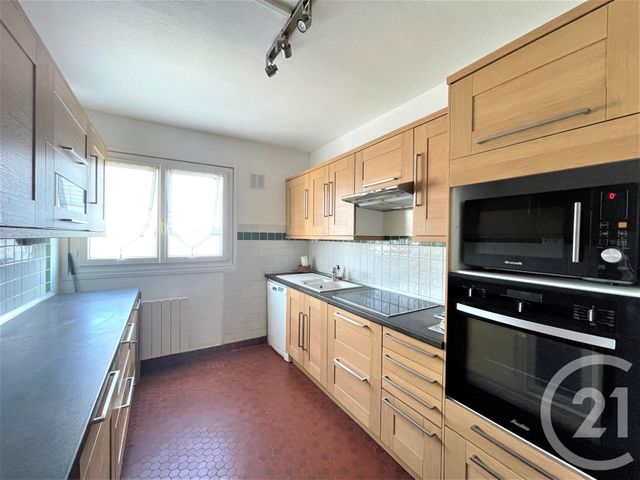 Afficher la photo en grand Appartement F4 à vendre - 4 pièces - 80.0 m2 - MAUREPAS - 78 - ILE-DE-FRANCE - Century 21 S.L.P. Immobilier