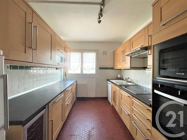 Afficher la photo en grand Appartement F4 à vendre - 4 pièces - 80.0 m2 - MAUREPAS - 78 - ILE-DE-FRANCE - Century 21 S.L.P. Immobilier