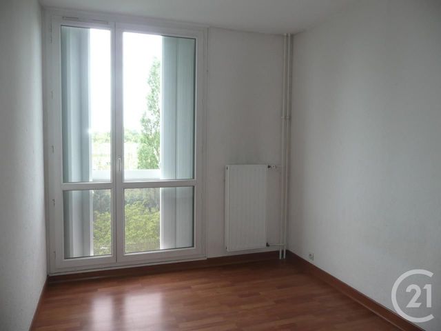 Afficher la photo en grand Appartement à louer - 2 pièces - 50.0 m2 - MAUREPAS - 78 - ILE-DE-FRANCE - Century 21 S.L.P. Immobilier