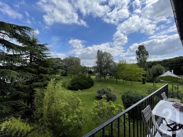 Afficher la photo en grand Appartement F4 à vendre - 4 pièces - 85.58 m2 - LE MESNIL ST DENIS - 78 - ILE-DE-FRANCE - Century 21 S.L.P. Immobilier