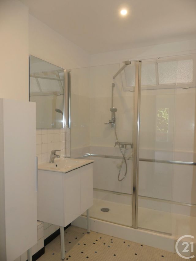 Afficher la photo en grand Appartement F3 à louer - 3 pièces - 75.07 m2 - MAUREPAS - 78 - ILE-DE-FRANCE - Century 21 S.L.P. Immobilier