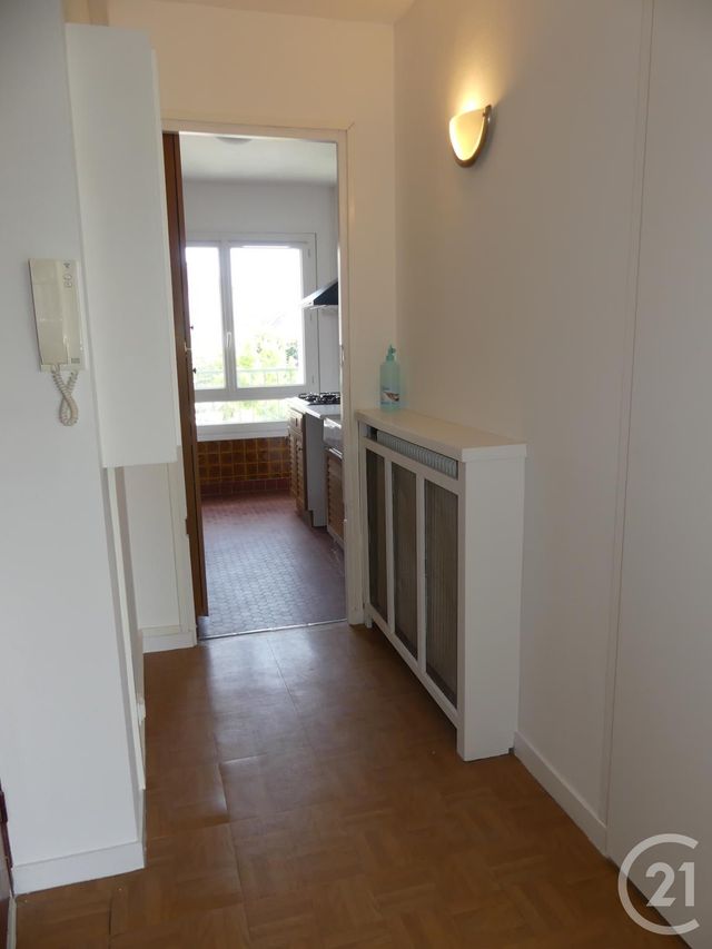 Afficher la photo en grand Appartement F3 à louer - 3 pièces - 75.07 m2 - MAUREPAS - 78 - ILE-DE-FRANCE - Century 21 S.L.P. Immobilier