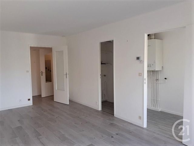Appartement F1 à louer - 1 pièce - 33.48 m2 - MAUREPAS - 78 - ILE-DE-FRANCE - Century 21 S.L.P. Immobilier
