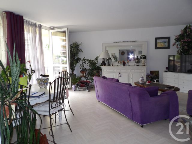 Appartement à louer - 2 pièces - 66.67 m2 - ELANCOURT - 78 - ILE-DE-FRANCE - Century 21 S.L.P. Immobilier