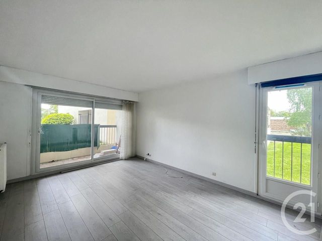 Appartement F2 à vendre - 2 pièces - 47.71 m2 - ELANCOURT - 78 - ILE-DE-FRANCE - Century 21 S.L.P. Immobilier