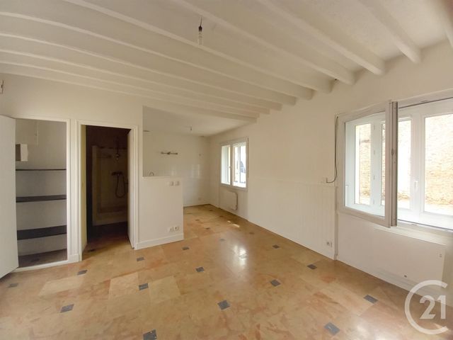 Studio à louer - 1 pièce - 29.17 m2 - LE TREMBLAY SUR MAULDRE - 78 - ILE-DE-FRANCE - Century 21 S.L.P. Immobilier