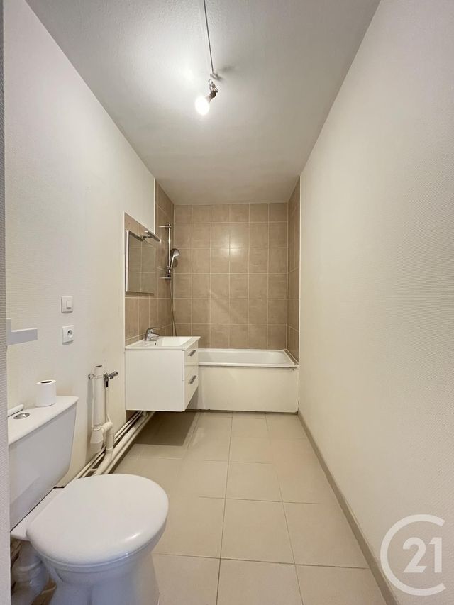 Appartement F2 à vendre - 2 pièces - 49.69 m2 - ELANCOURT - 78 - ILE-DE-FRANCE - Century 21 S.L.P. Immobilier