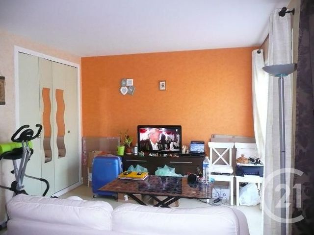 Appartement F1 à louer - 1 pièce - 33.7 m2 - MAUREPAS - 78 - ILE-DE-FRANCE - Century 21 S.L.P. Immobilier