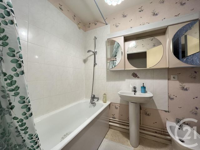 Appartement F3 à vendre - 3 pièces - 74.35 m2 - MAUREPAS - 78 - ILE-DE-FRANCE - Century 21 S.L.P. Immobilier