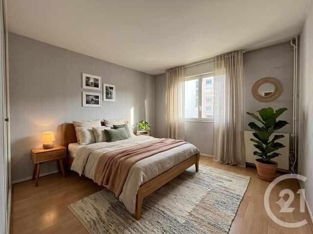 Appartement F5 à vendre - 5 pièces - 103.72 m2 - MAUREPAS - 78 - ILE-DE-FRANCE - Century 21 S.L.P. Immobilier