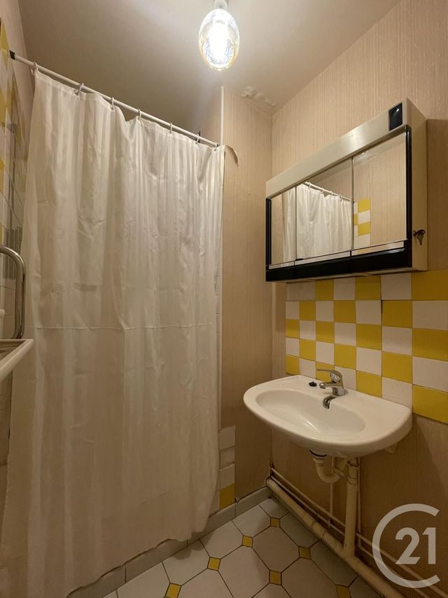 Appartement F5 à vendre - 5 pièces - 103.72 m2 - MAUREPAS - 78 - ILE-DE-FRANCE - Century 21 S.L.P. Immobilier