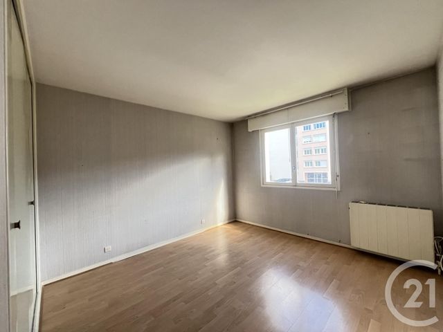 Appartement F5 à vendre - 5 pièces - 103.72 m2 - MAUREPAS - 78 - ILE-DE-FRANCE - Century 21 S.L.P. Immobilier