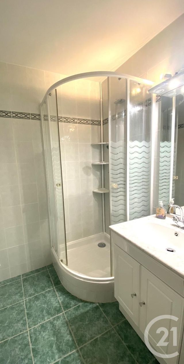 Appartement F2 à louer - 2 pièces - 46.38 m2 - ELANCOURT - 78 - ILE-DE-FRANCE - Century 21 S.L.P. Immobilier