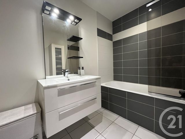 Appartement F3 à vendre - 3 pièces - 64.42 m2 - MAUREPAS - 78 - ILE-DE-FRANCE - Century 21 S.L.P. Immobilier