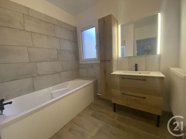 Appartement F3 à louer - 3 pièces - 67.0 m2 - MAUREPAS - 78 - ILE-DE-FRANCE - Century 21 S.L.P. Immobilier