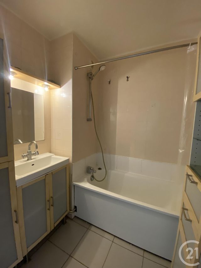 Appartement F2 à vendre - 2 pièces - 47.42 m2 - ELANCOURT - 78 - ILE-DE-FRANCE - Century 21 S.L.P. Immobilier