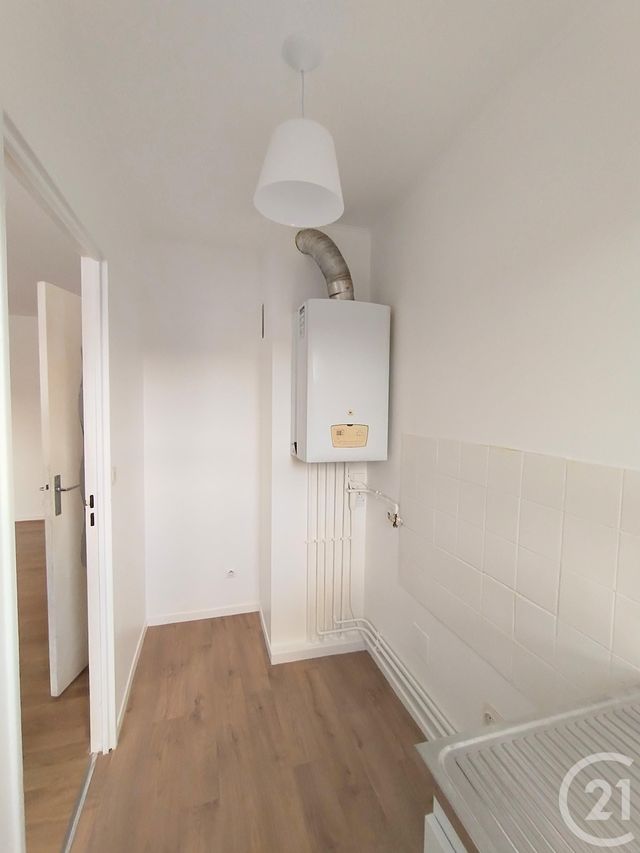 Appartement Studio à louer - 1 pièce - 33.35 m2 - ELANCOURT - 78 - ILE-DE-FRANCE - Century 21 S.L.P. Immobilier