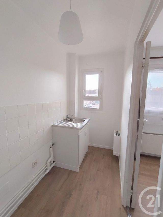 Appartement Studio à louer - 1 pièce - 33.35 m2 - ELANCOURT - 78 - ILE-DE-FRANCE - Century 21 S.L.P. Immobilier