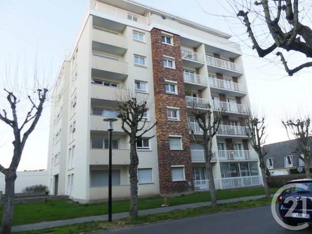 Appartement Studio à louer - 1 pièce - 33.35 m2 - ELANCOURT - 78 - ILE-DE-FRANCE - Century 21 S.L.P. Immobilier