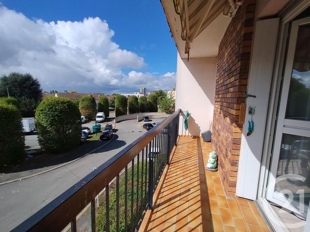Appartement F2 à louer - 2 pièces - 53.48 m2 - MAUREPAS - 78 - ILE-DE-FRANCE - Century 21 S.L.P. Immobilier
