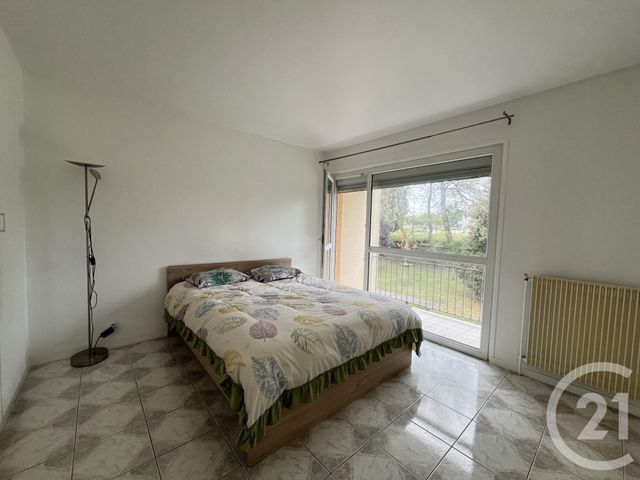 Afficher la photo en grand Appartement F3 à vendre - 3 pièces - 67.0 m2 - MAUREPAS - 78 - ILE-DE-FRANCE - Century 21 S.L.P. Immobilier