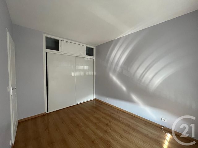 Appartement F3 à louer - 3 pièces - 67.4 m2 - MAUREPAS - 78 - ILE-DE-FRANCE - Century 21 S.L.P. Immobilier